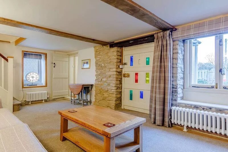 Dog friendly one bed holiday cottage in Fairford - Wood Cottage