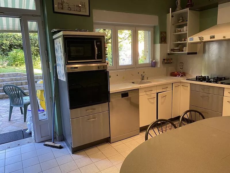 Beautiful, comfortable house between town and country.