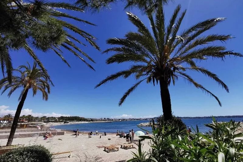 Charmante Maison Climatisée à 10 min à Pied des Plages, des Commerces
