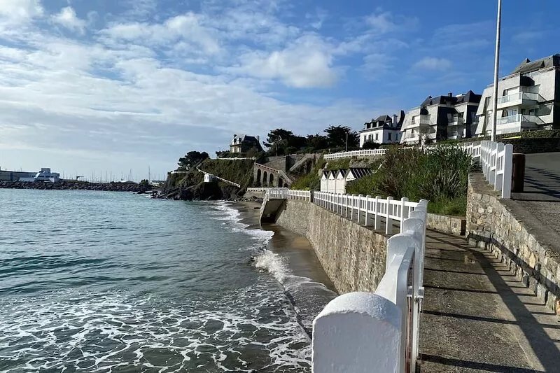 stone house, 300 meters from the beach