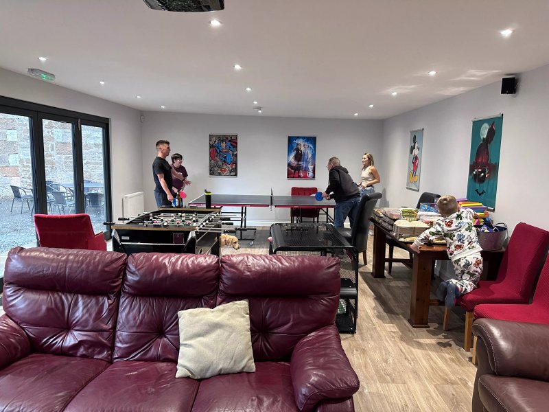 ★Large Luxurious Farm House★ Private Courtyard★ Games Room ★BBQ Pavilion