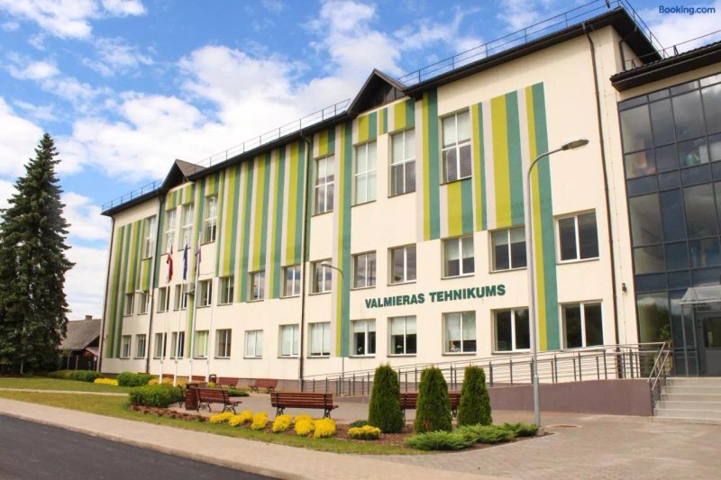 Valmieras tehnikuma dienesta viesnica