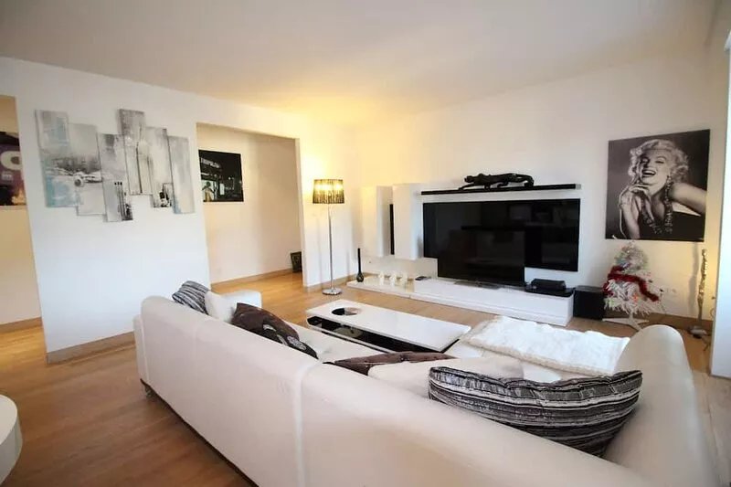 4-room apartment 80 m2 exceptional location opposite Hotel Normandy sea view