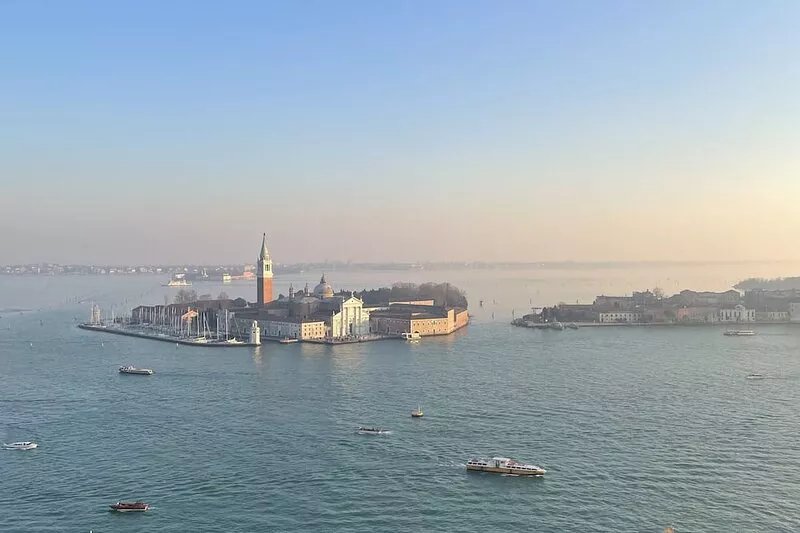 Cosy studio apartment with garden and parking spot, close to Airport and Venice