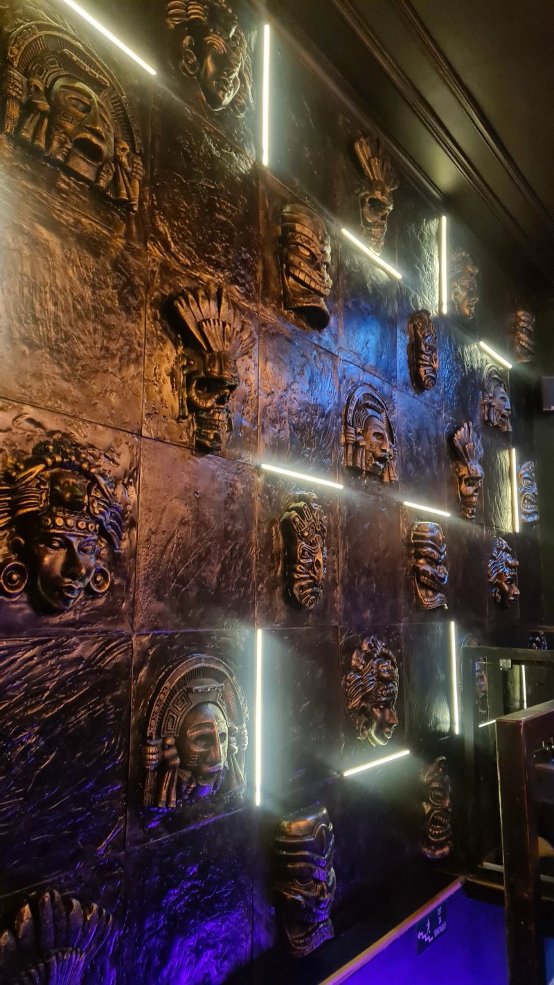 Idol Tiki Bar & Asian Restaurant