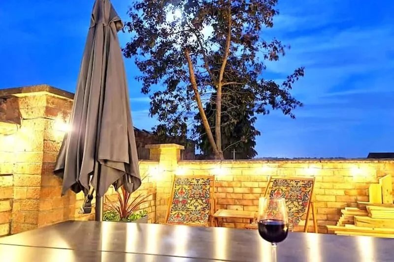 Stylish 3 Bedroom Victorian Villa with hot tub