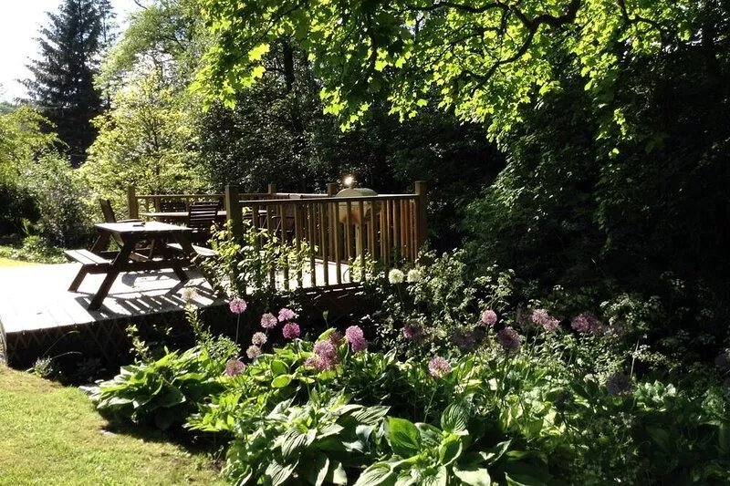 Idyllic Riverside Location, Lake District Nation Park,withlog burner.