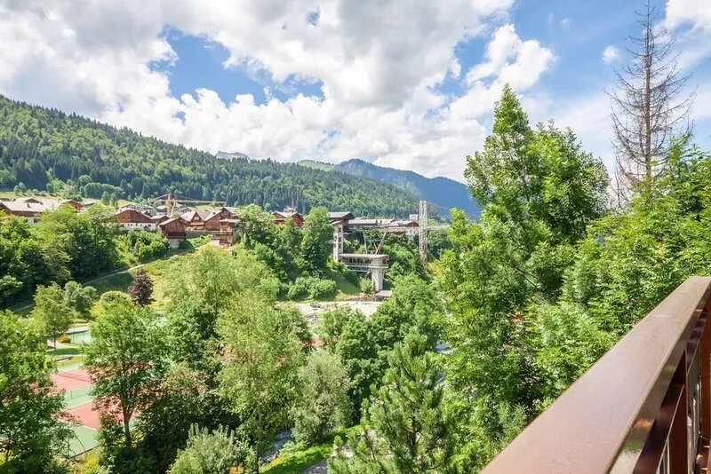 Egralets 2B - Two bedroom close to Super-Morzine cable car with splendid view