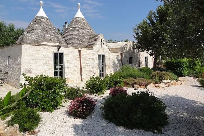 Stunning 1 bed trullo with private swimming pool & WiFi in the countryside