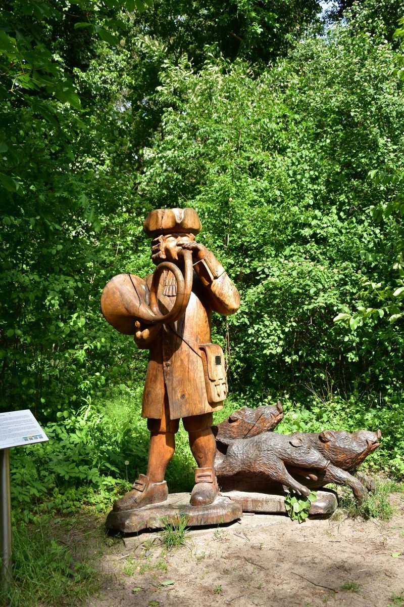 Holzfigur Jager
