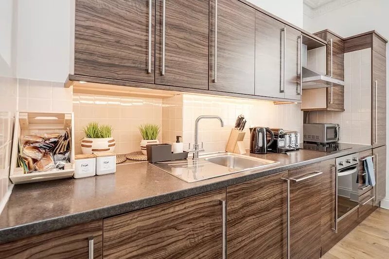 Luxury 3 beds Kensington home with garden