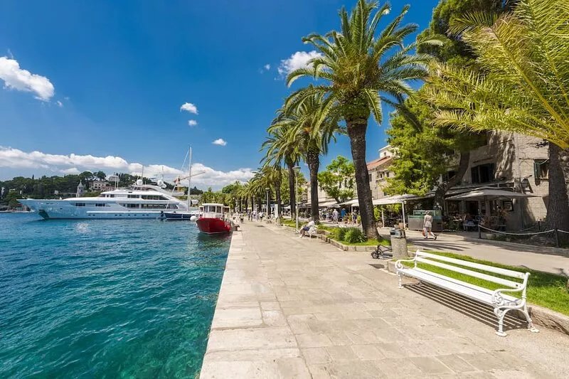 Special Discount - Classique Apartment - 10 meters from seafront