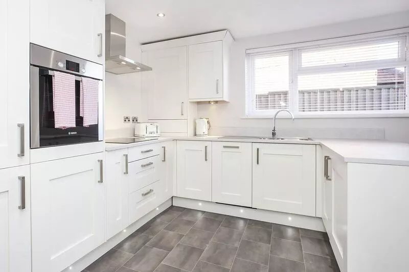 White House Luxury Apartments- Apartment A