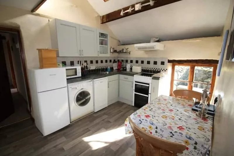 Old Dairy, Cosy 1 bedroom Cottage near Coniston, dogs welcome.