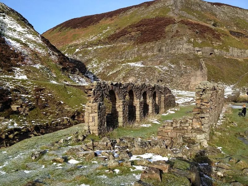 A quirky restoration, sleeps 4 people & a dog WiFi, numerous walks from the