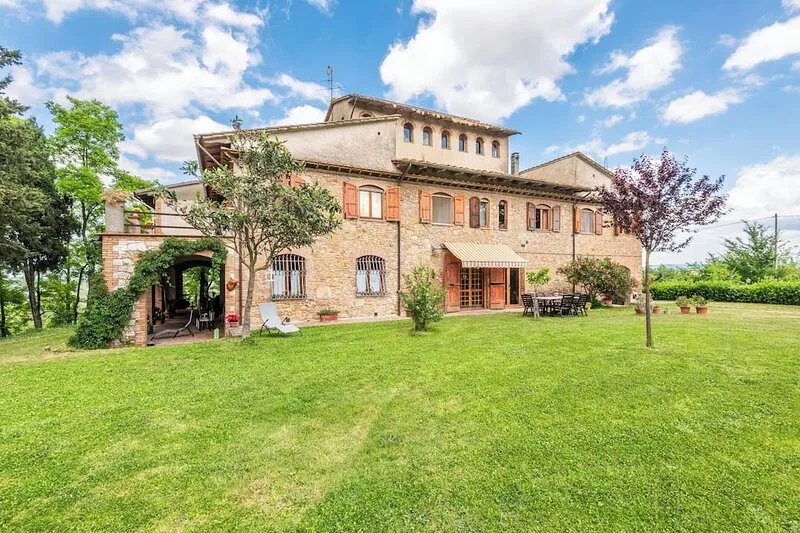 Farmhouse 'Le Volpaie - San Benedetto' with Shared Garden and Wi-Fi