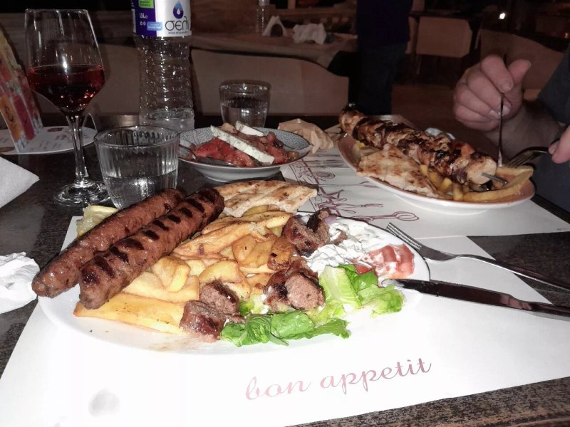 Porto Helis Grill House And Cocktail Music Bar