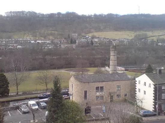 Laurel End House