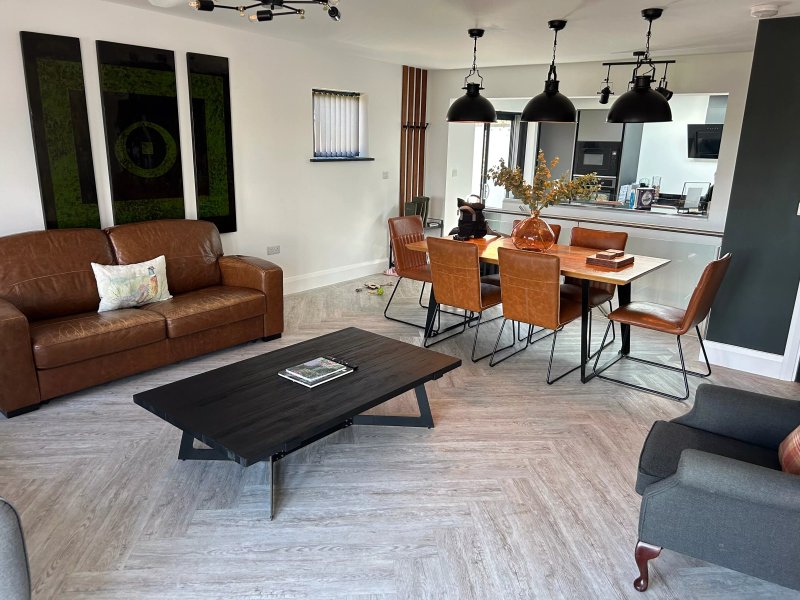 No3 Highpoint luxury townhouse, 2en-suite bedrooms onsite indoor swimming pool