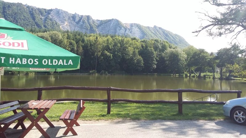 Szomjas Csuka Restaurant