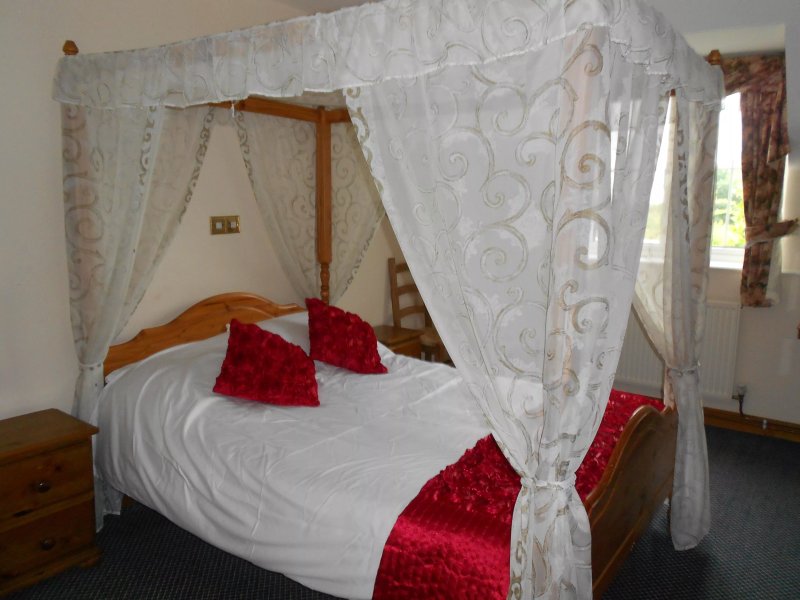 Glan Yr Afon Inn