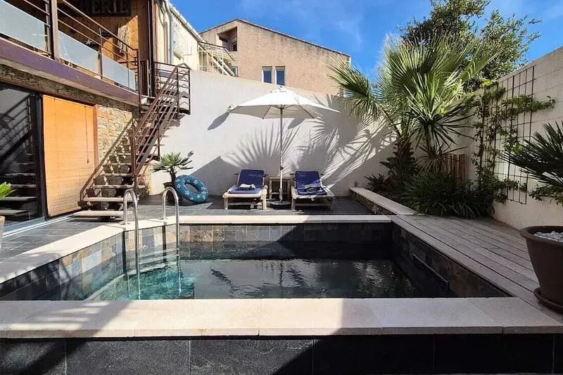 Beautiful townhouse, 8 people, outdoor / swimming pool, 10 minutes from Cassis