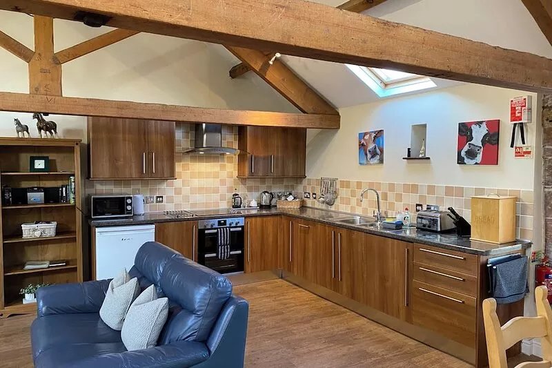 Hayloft Cottage Sleeps 4 (2 Bedrooms)-  Sky television now available