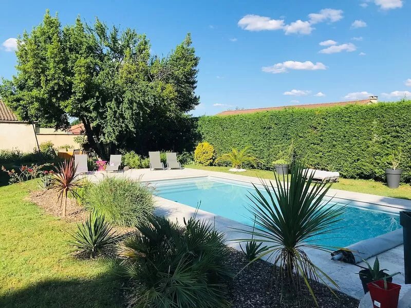 Gite between Bordeaux and St Emilion in mansion