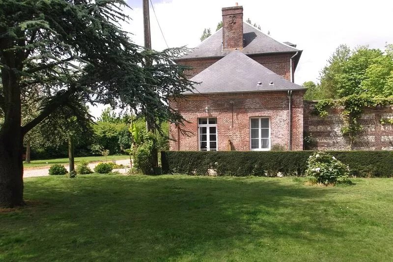 Cottage in the countryside and 15 from the sea