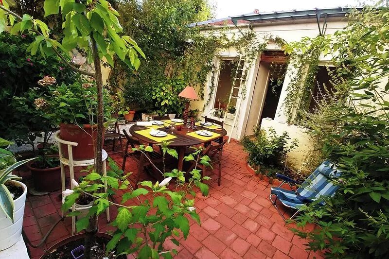 Homerez - Comfortable house in Montreuil with a fenced garden