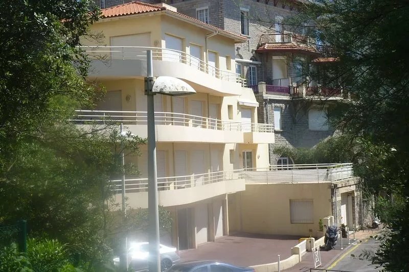 Bright T2 apartment 25m from the beach in a quiet side street
