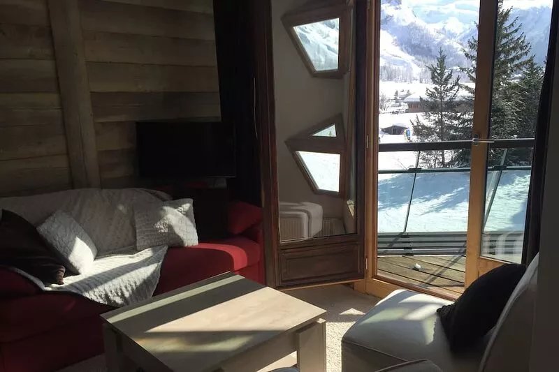 3 room apartment (6 persons) at the foot of the slopes with beautiful views