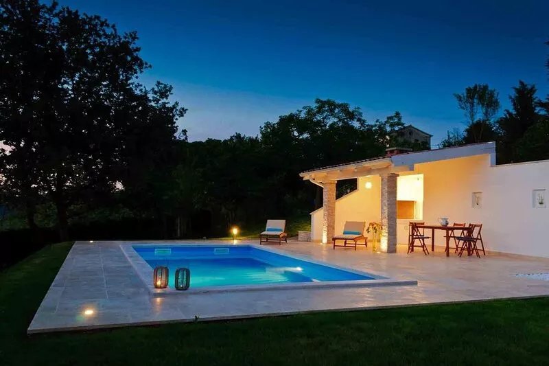 Elegant villa with private pool  not far from Porec beaches!