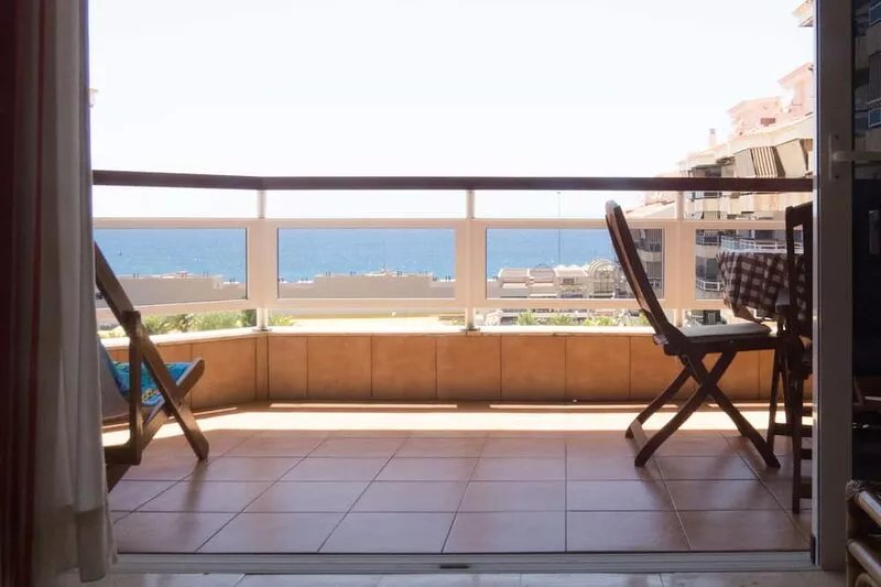 Magnificent apartment in Los Cristianos. with sea views and large terrace.