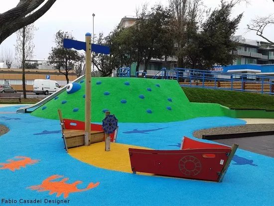 Area giochi inclusiva "Tutti a bordo!"