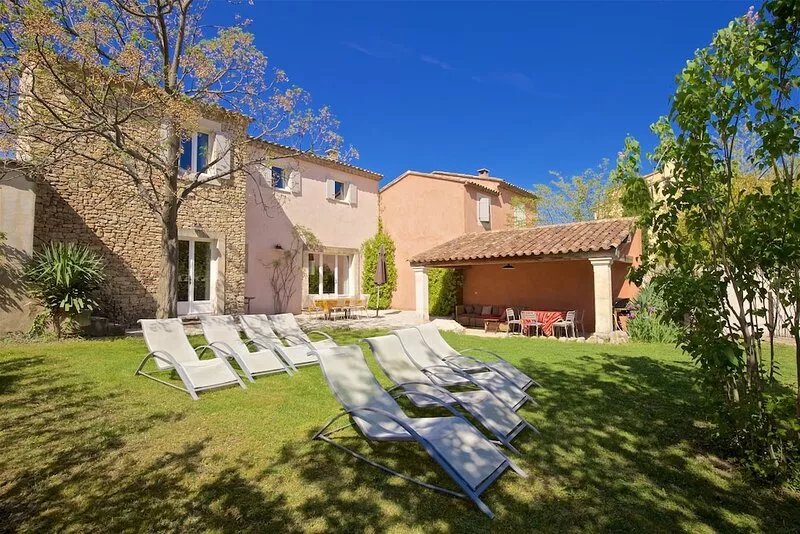 Pretty village house with 4 bedrooms, 3 bathrooms, and a pool