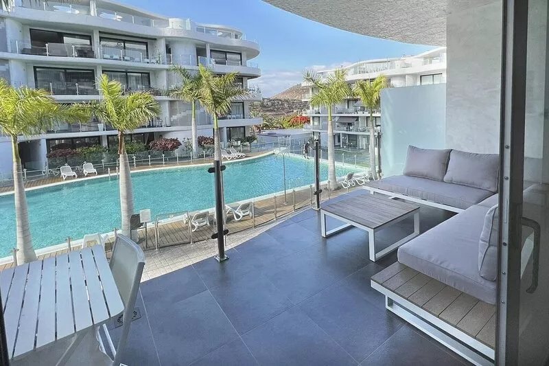 LIGHT AND DESIGN IN THE EXCLUSIVE AND RELAXED AREA OF EL PALMMAR, SOUTH TENERIFE