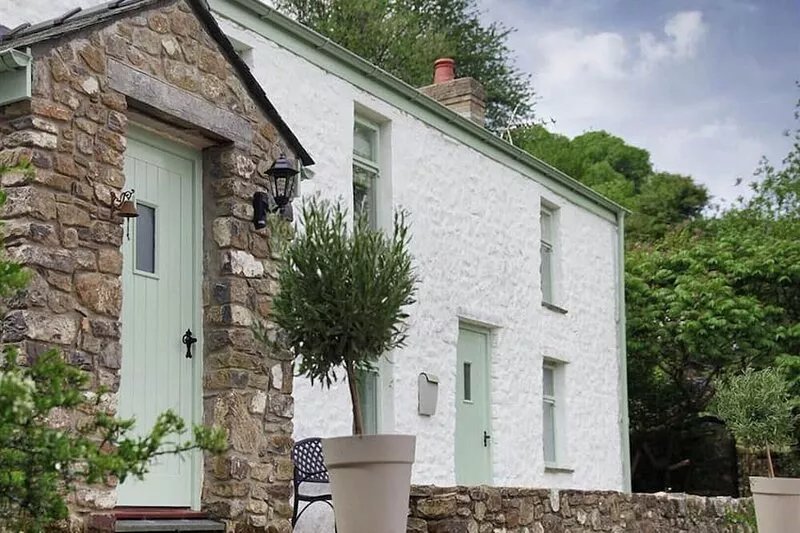 Brooklands Cottage - Four Bedroom House, Sleeps 8