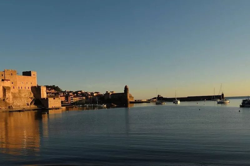 HOLIDAY IN A VILLA in Collioure, CHARACTER COUNTRY