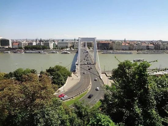 Erzsebet Bridge