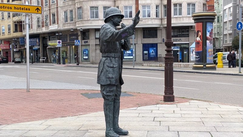Estatua Policia En Bronce