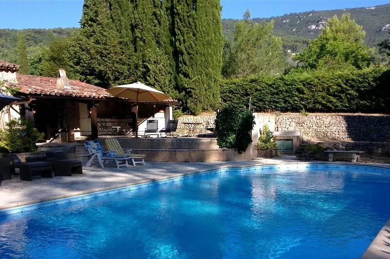 280 M² property, 5 bedrooms, sleeps 12, air-conditioned, 7000 M2 of flat land