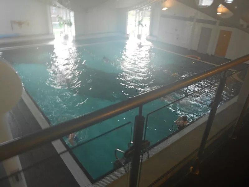 2 Bedroom family Sherwood lodge with leisure facilities, pets considered.