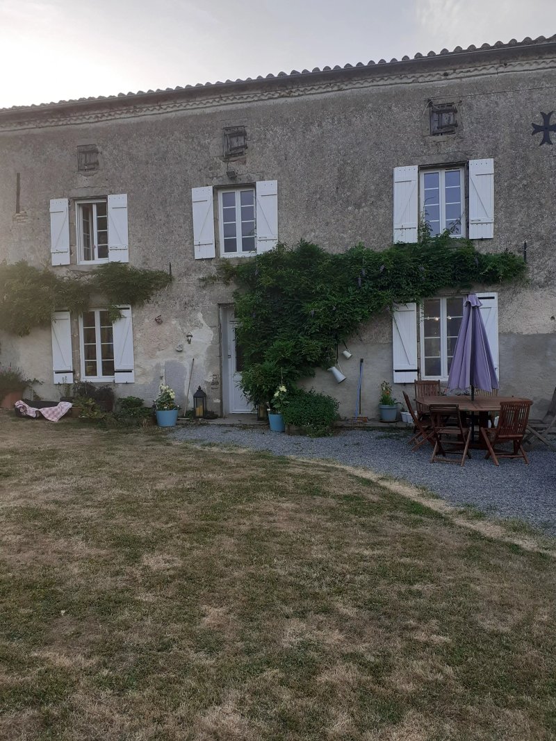Wisteria House - La Maison des Glycines