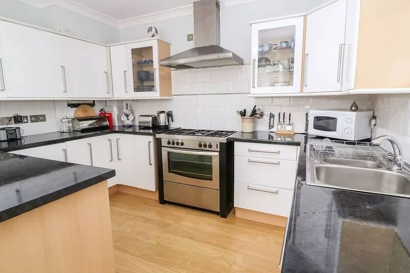 TREVORROW HOUSE, family friendly, character holiday cottage in Newlyn