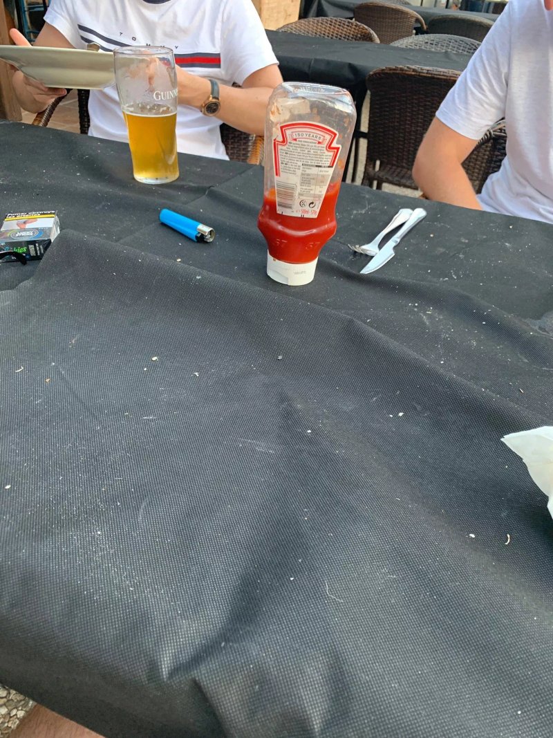 BUDDIES BAR