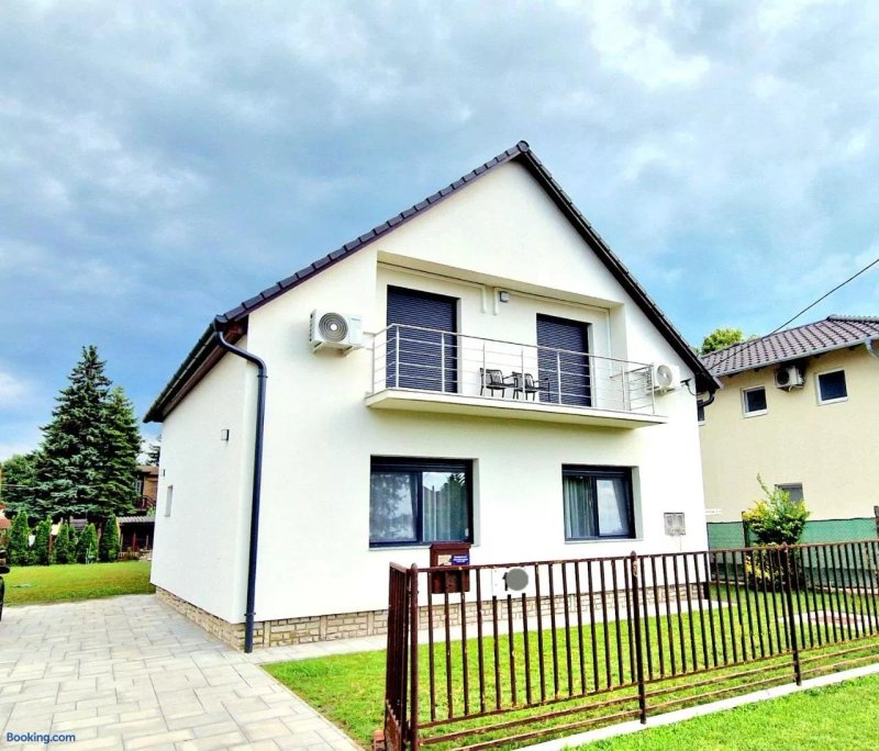 Garden Apartments Zamardi