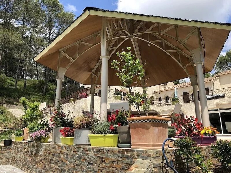 TWO APARTMENTS PROVENCE AND HAPPY DAYS IN 2 HECTARE PROPERTY MONTPELLIER