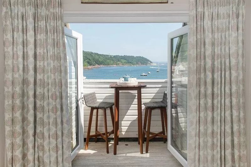 Boutique beach house right on the beach with amazing sea views!