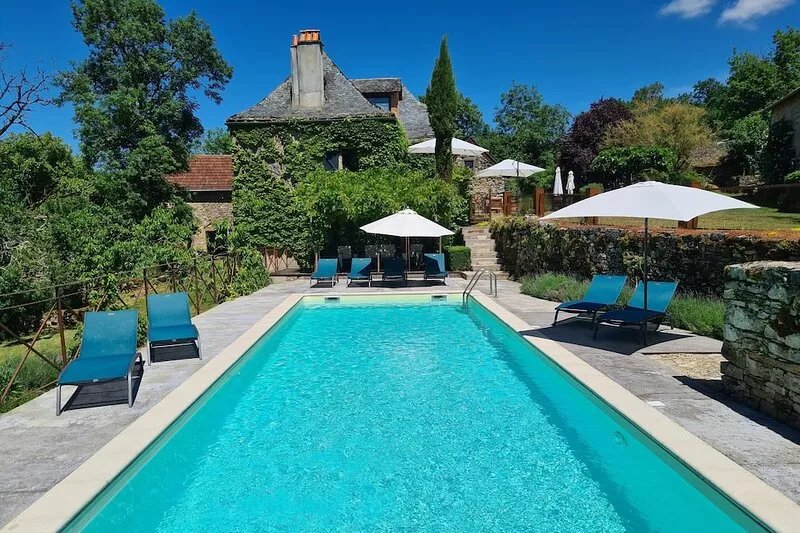Beautifully renovated and idyllic 18th century stone Mas d'Arjac, Aveyron